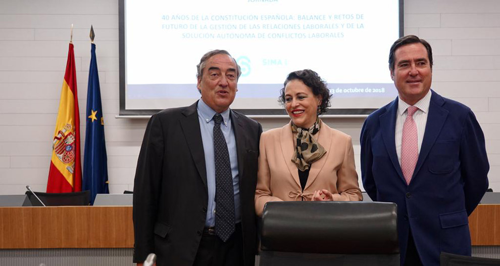 magdalena-valerio-juan-rosell-antonio-garamendi-inauguraron-jornada-40-anos-constitucion-solucion-autonoma-conflictos