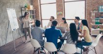 maneras-alentar-tu-personal-hablar-compartir-ideas