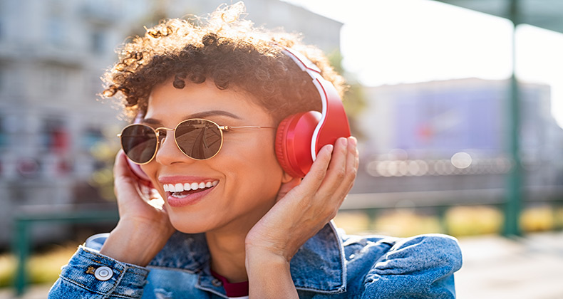 El mercado mundial de podcasting crecerá un 30% interanual en los próximos 5 años, alcanzando los 3.300M$ en 2025