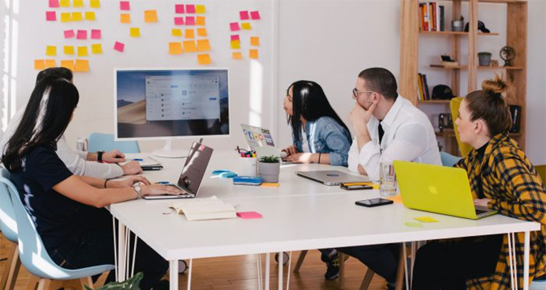 Microlearning corporativo: formación en 10 minutos que mejora el rendimiento