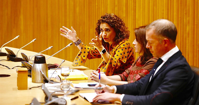 Montero niega una relación causa-efecto entre la subida del SMI y la destrucción de empleo