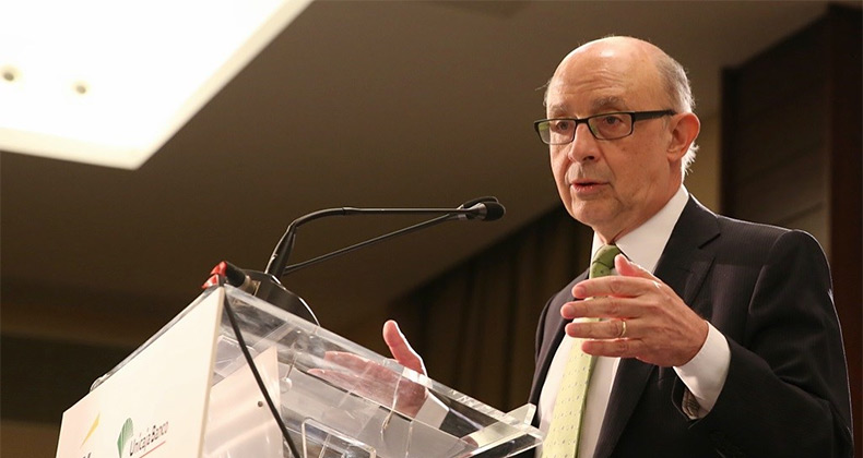 Montoro afirma que las retenciones del IRPF están reflejando ya un aumento de los salarios
