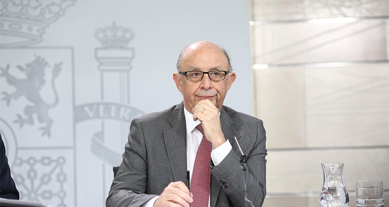Montoro ve «muy difícil» aprobar los Presupuestos este año y los aplaza a los primeros meses de 2018