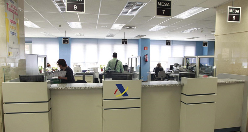 La nueva lista de morosos se reduce a 4.318 deudores y la mora baja a 15.300 millones