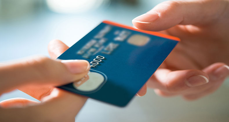 OCU dice que las tarjetas son una opción segura de pago, a pesar del aumento de las operaciones fraudulentas