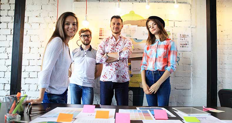 La tasa de paro juvenil baja al 39,5% y el paro de larga duración cae un 7,6%
