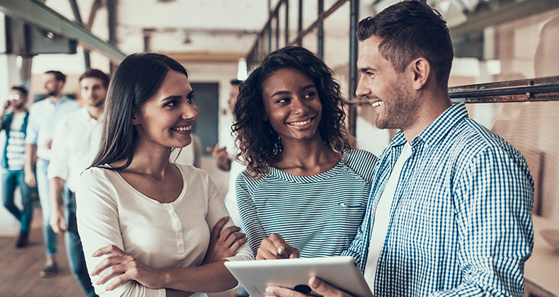 4 pasos para implementar una estrategia eficaz de Diversidad, Equidad e Inclusión (DEI)