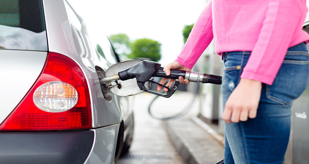 El precio del gasóleo y de la gasolina encadena su sexta subida y se encarece hasta un 6% en lo que va de año