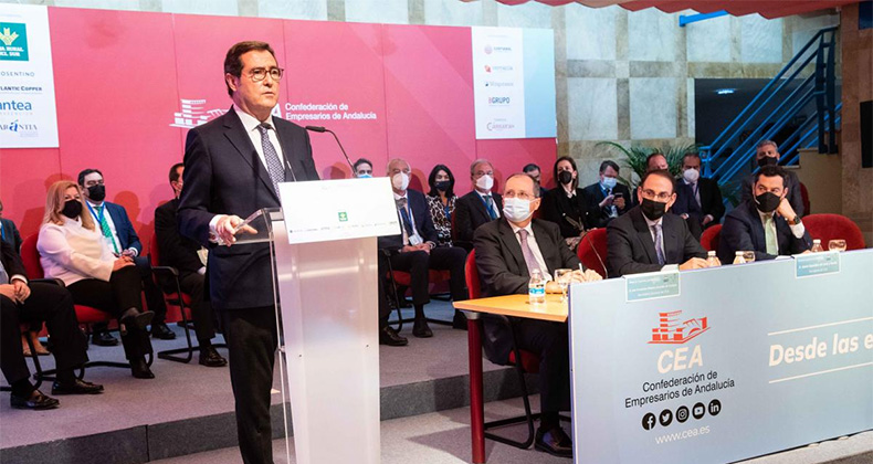 El presidente de CEOE pide ayudas específicas para el campo español ante el impacto económico de la guerra en Ucrania