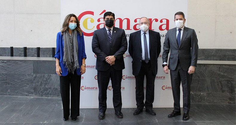 El presidente de Costa Rica destaca las oportunidades y seguridad para las empresas que ofrece el país