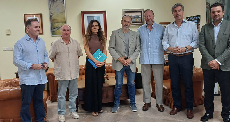 El presidente de la FOE recibe al nuevo rector de la Universidad de Huelva en una reunión institucional centrada en la colaboración universidad‑empresa
