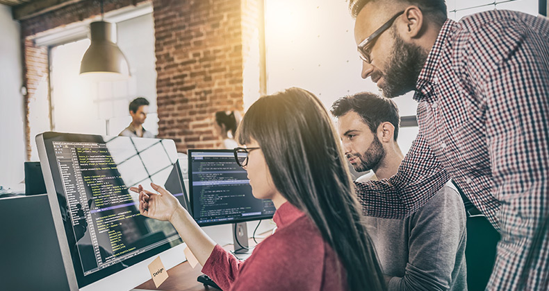 Programadores y profesionales de IT los más demandados, y también los más escasos