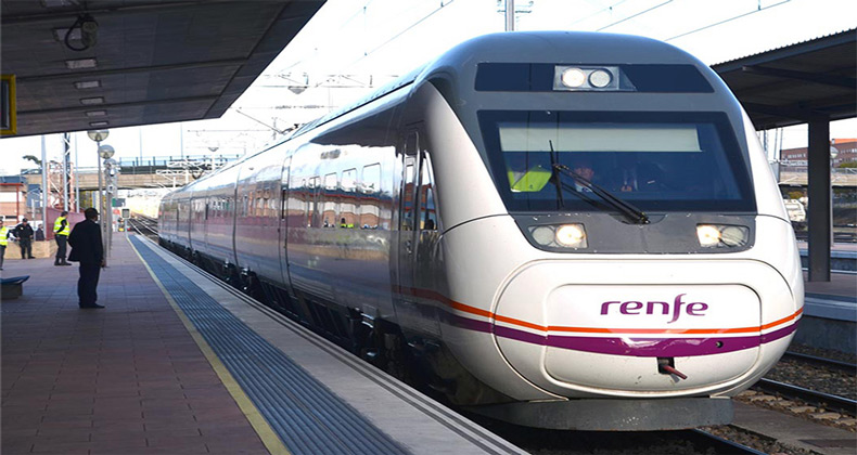 Renfe cancela 46 trenes para hoy, en la operación salida de Semana Santa, por huelgas en Adif