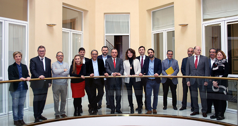 Reunión del comité ejecutivo de la CEV con el Grupo Socialista en Les Corts