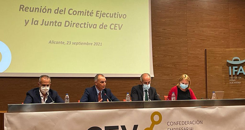 Salvador Navarro optará a la reelección como presidente de la CEV