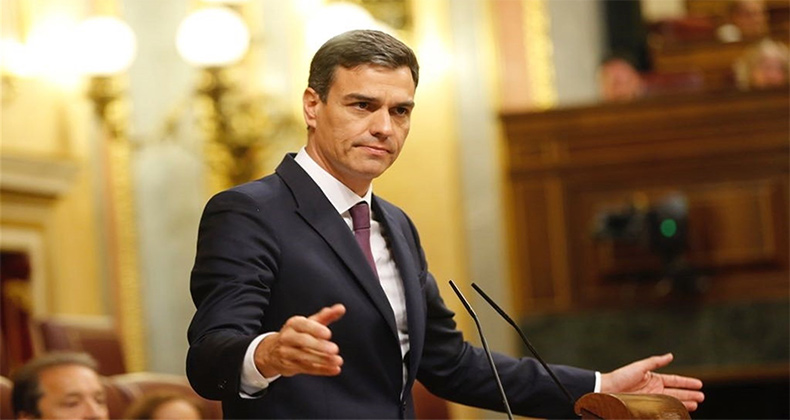 Sánchez se compromete a llevar el salario mínimo interprofesional a 1.000 euros mensuales para 2020
