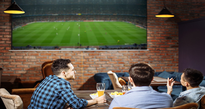 El sector hostelero atraviesa un «momento crítico» tras la subida de las tarifas de fútbol