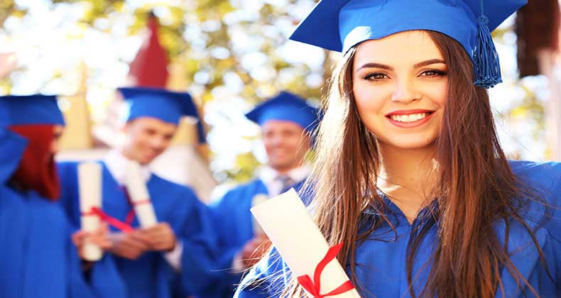 La tasa de empleo de los recién graduados en España es del 68%, la tercera más baja de la UE