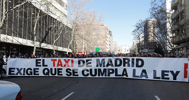 El taxi de Madrid decidirá en referéndum si convoca un paro indefinido en protesta por las VTCs