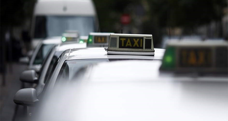 Los taxistas desconvocan la huelga hasta septiembre