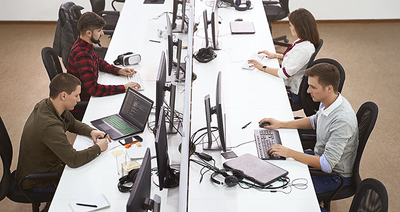 3 tendencias que transformarán los RRHH en 2024: innovación de la IA, gasto responsable y nuevos nativos digitales