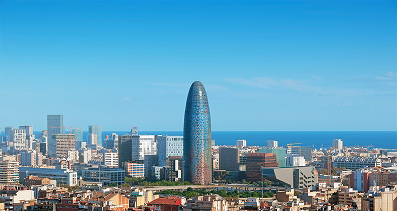 Un total de 2.441 empresas trasladan su sede desde Cataluña desde el 2-O, 289 la semana pasada