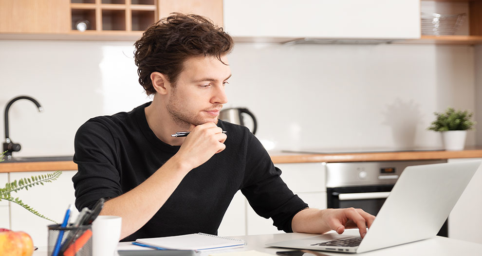 El trabajo híbrido continúa dominando el futuro laboral