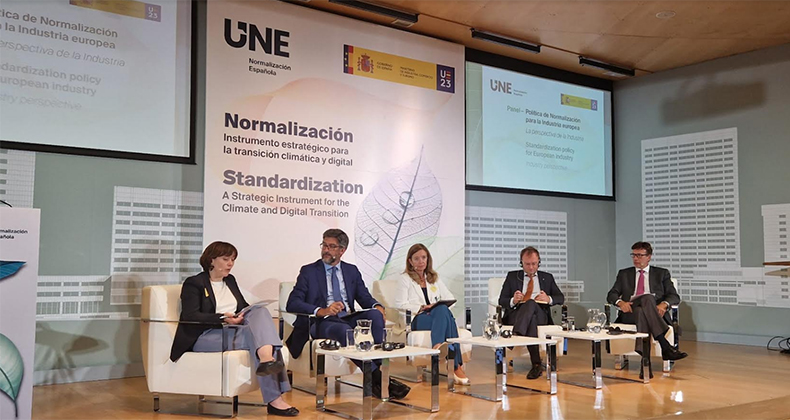 UNE y el Ministerio de Industria analizan el papel estratégico de los estándares en la transición climática y digital
